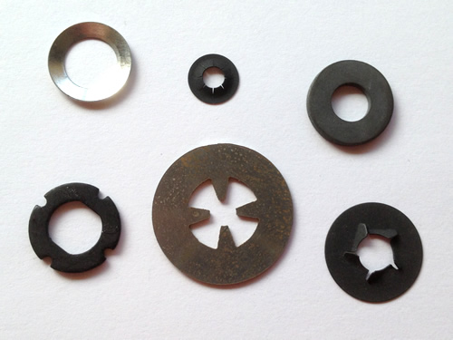 Custom Retaining Washers and Flat Washers